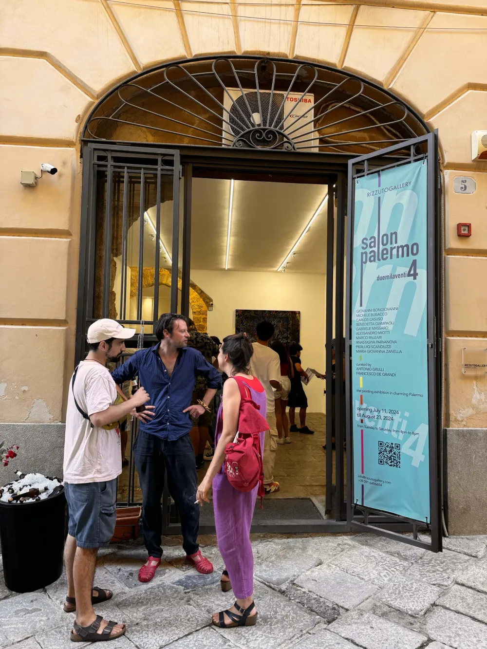 Salon Palermo 4 — Opening, 11 luglio 2024 — Ingresso della galleria in via Maletto 1