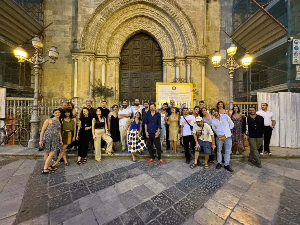 Salon Palermo 4 — Opening, 11 luglio 2024 — Foto di gruppo serale 12