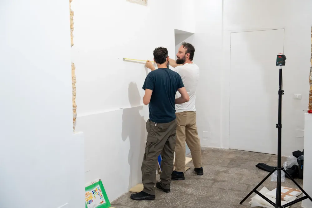 Antonio Grulli e Francesco De Grandi allestiscono Salon Palermo 4